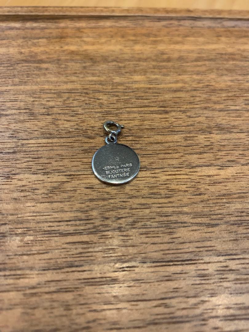 HERMES シルバー 円形チャーム