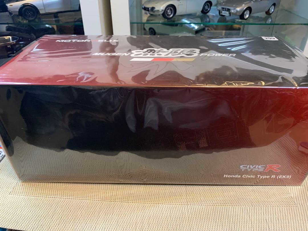 MOTOR HELIX 1/18 ホンダシビックtypeR(ホワイト)