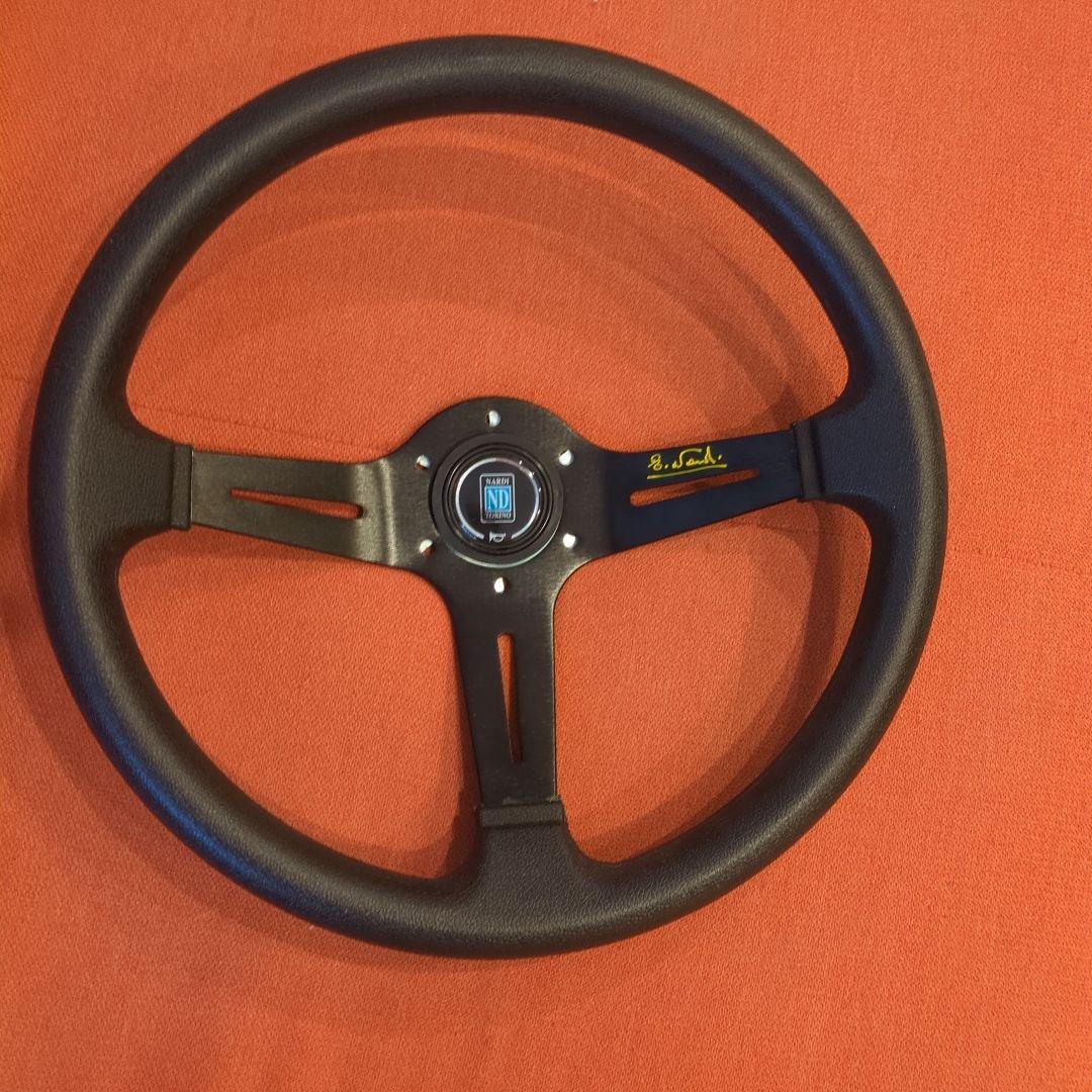 ナルディ ステアリング 35π momo