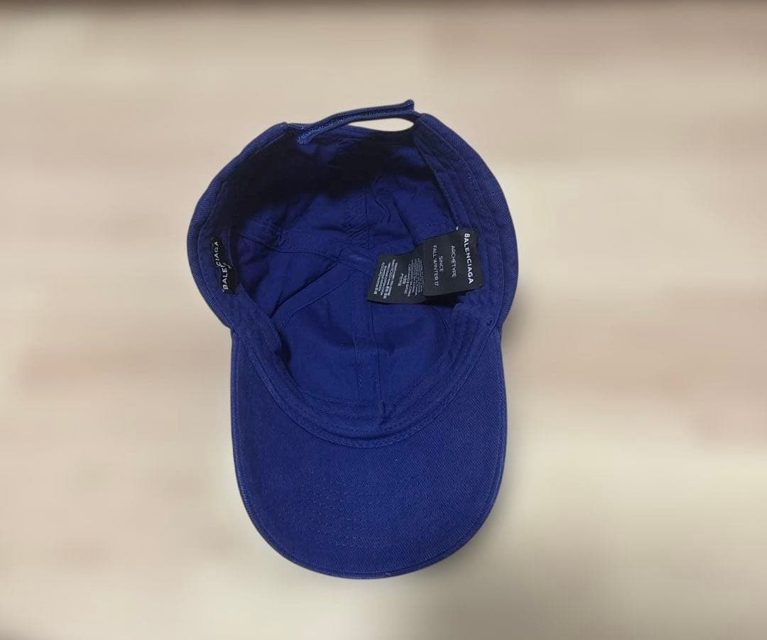 バレンシアガ　キャンペーン　キャップ　ネイビー