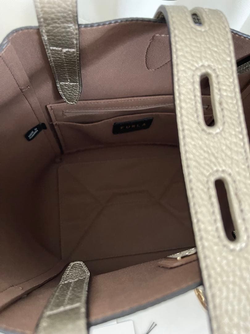 お値下げ　フルラ FURLA ハンドバッグ トートバッグ M ゴールド