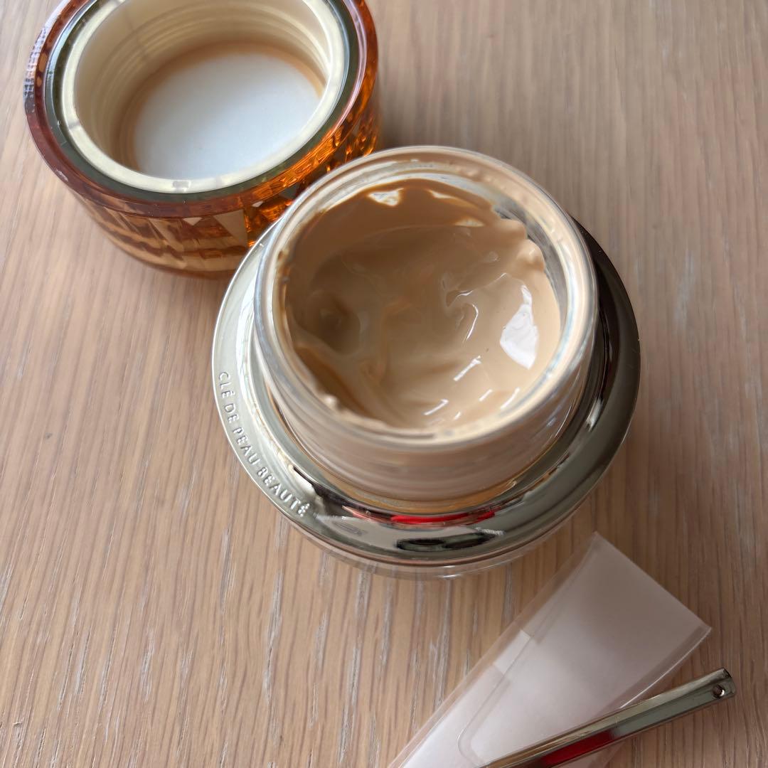 クレ・ド・ポー ボーテ　ル・フォンドゥタンｎ　オークル10