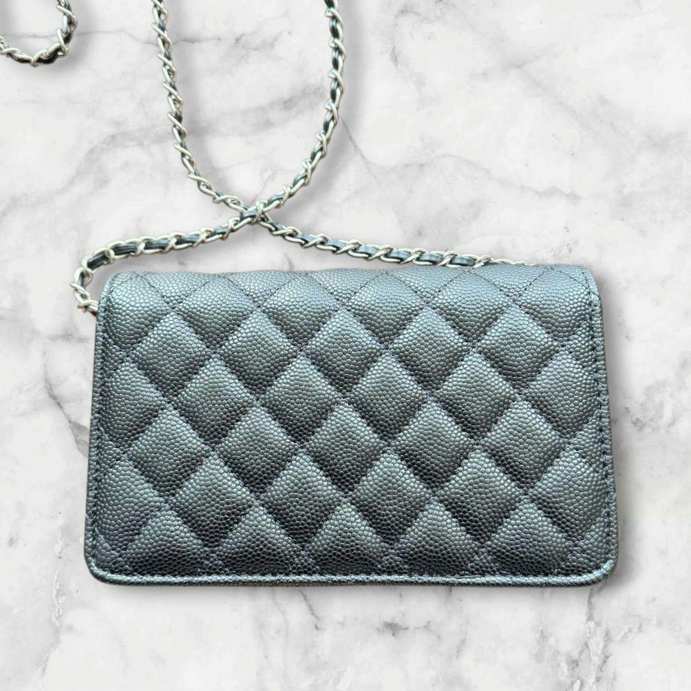 CHANEL ブラックレザー ショルダーバッグ ノベルティ