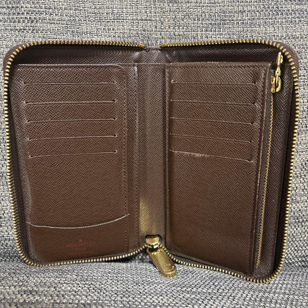 ルイヴィトン　ジッピーコンパクト