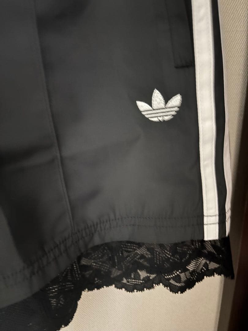 adidas レーストリムスリーストライプショートパンツ S