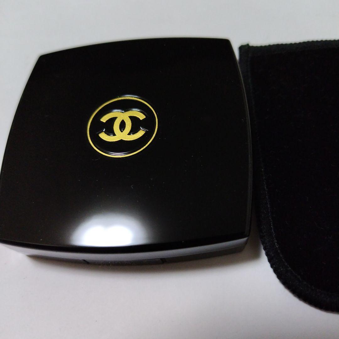 CHANEL シャネル レ キャトル オンブル N°5