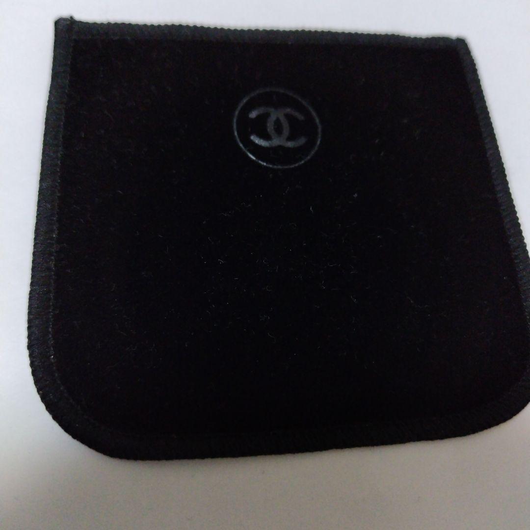 CHANEL シャネル レ キャトル オンブル N°5