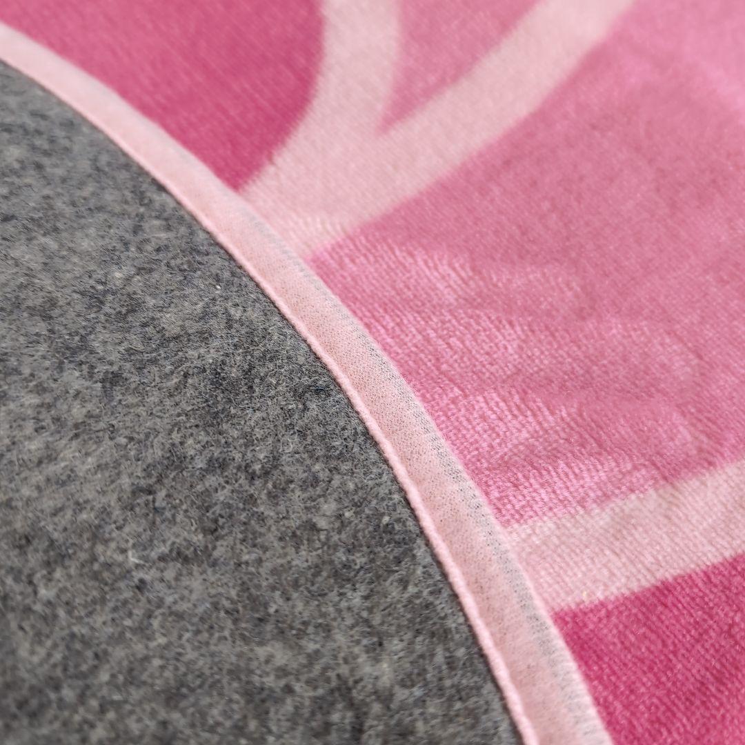 【レア】キティ　薔薇　カーペット　大きいサイズ