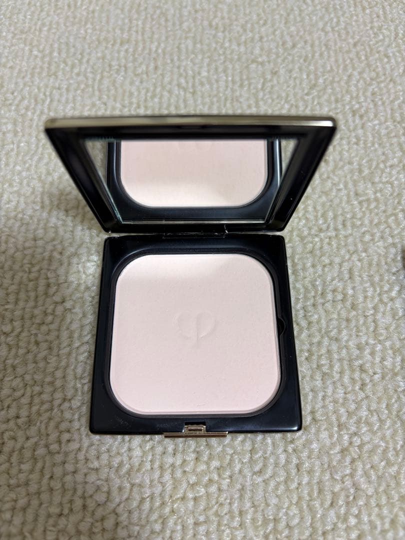 クレ・ド・ポー ボーテ プレストパウダープードルコンパクトサンシェルN