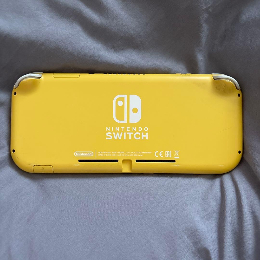Switchライト　イエロー
