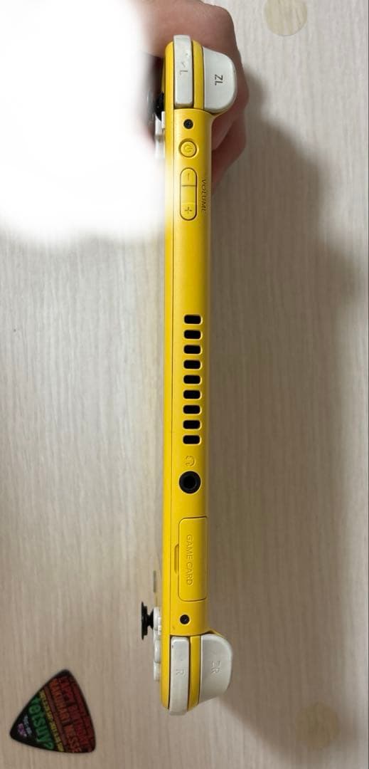 Switchライト　イエロー