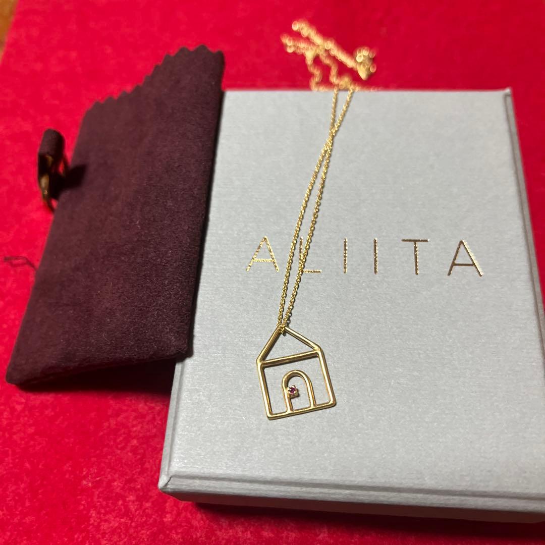 ヤ*す様 即購入OK 新品 aliita アリータ ハウス 家 ネックレス ルビ