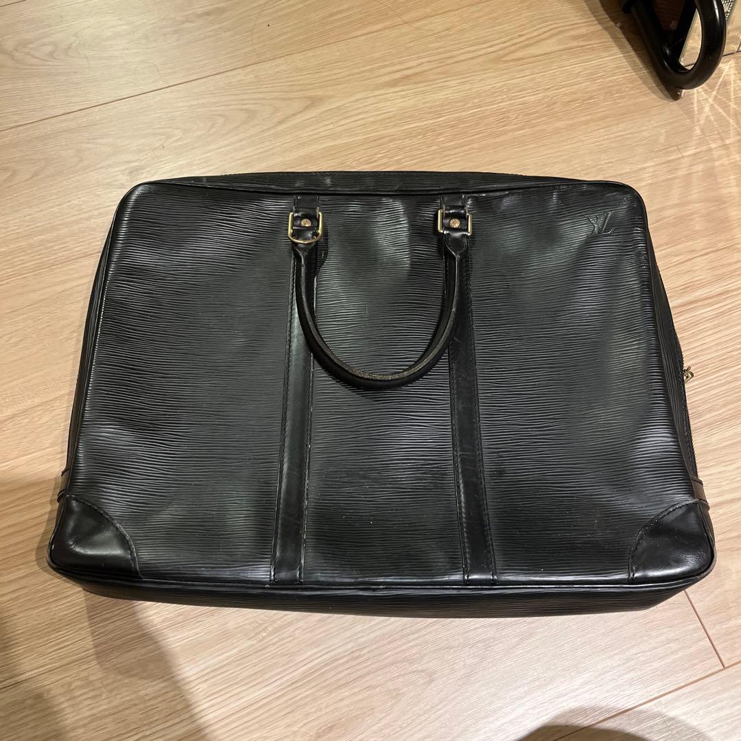 【メンズケン5】Louis Vuitton エピレザー ビジネスバッグ