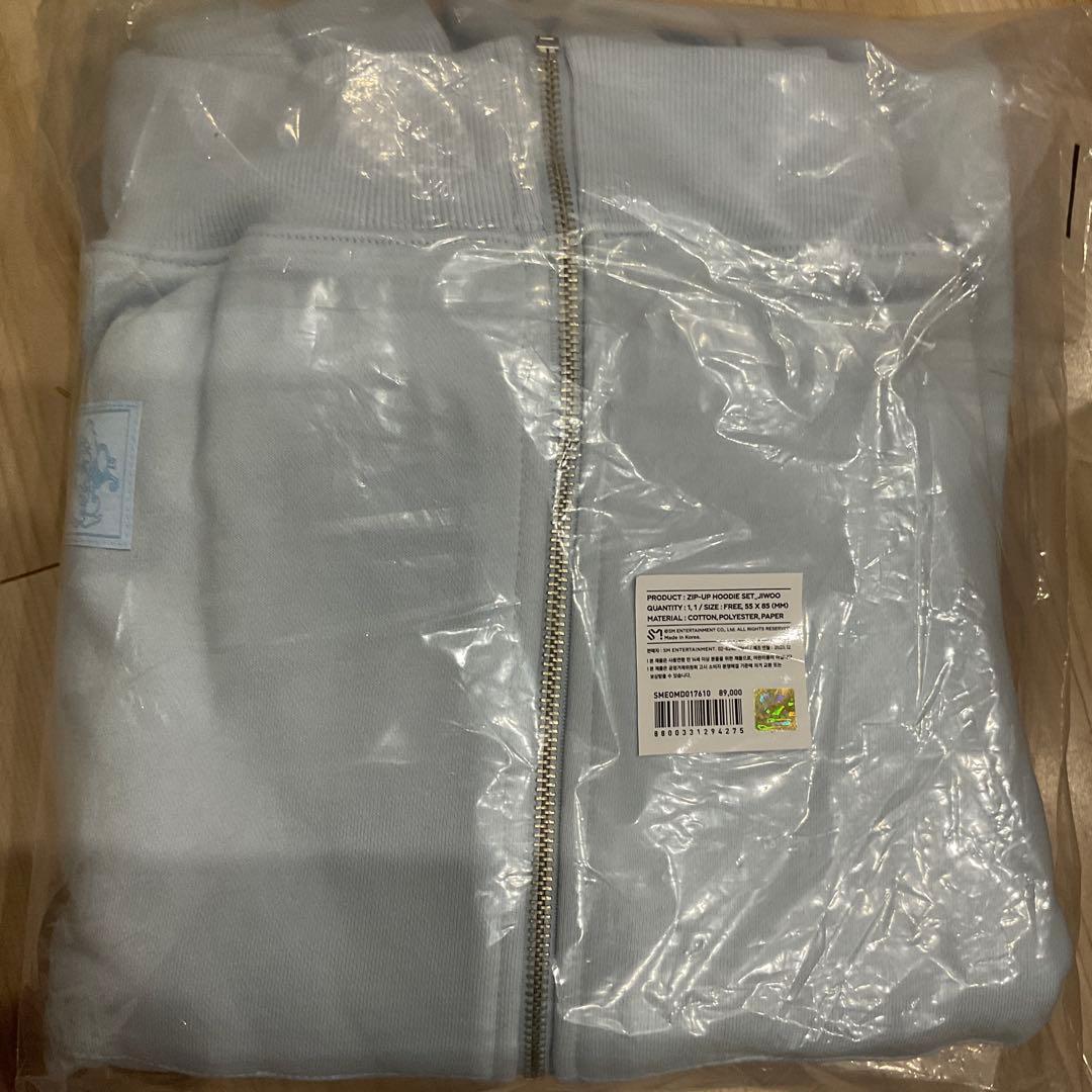 hearts2hearts FOCUS MD フーディー パーカー トレカ ジウ