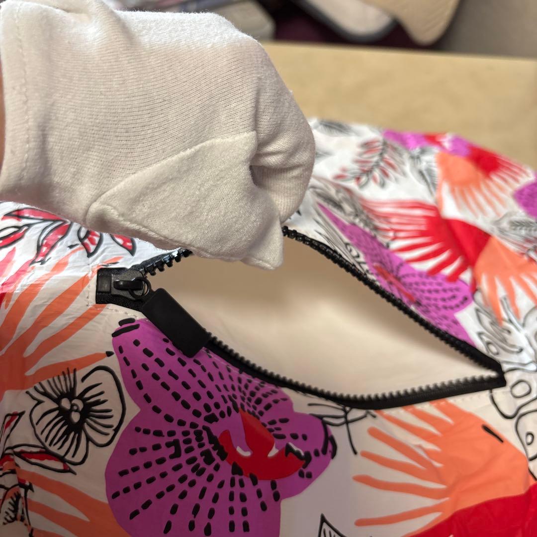 新品未使用アロハコレクショントートバッグ(大)ファスナー外1つ内側2つ 軽い