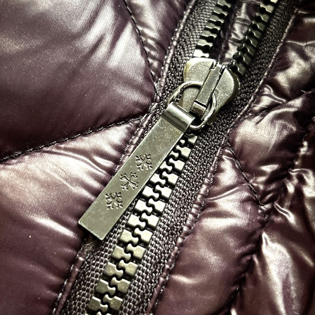 タトラス キルティング クロス 刺繍ロゴ シャイニーダウンジャケット イザール