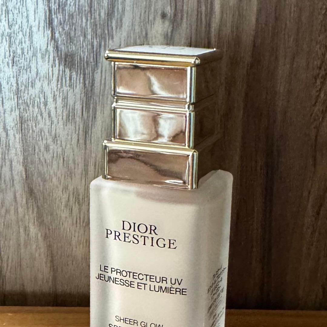 Dior プレステージ ホワイト ル プロテクターUV ルミエール シアーグロー