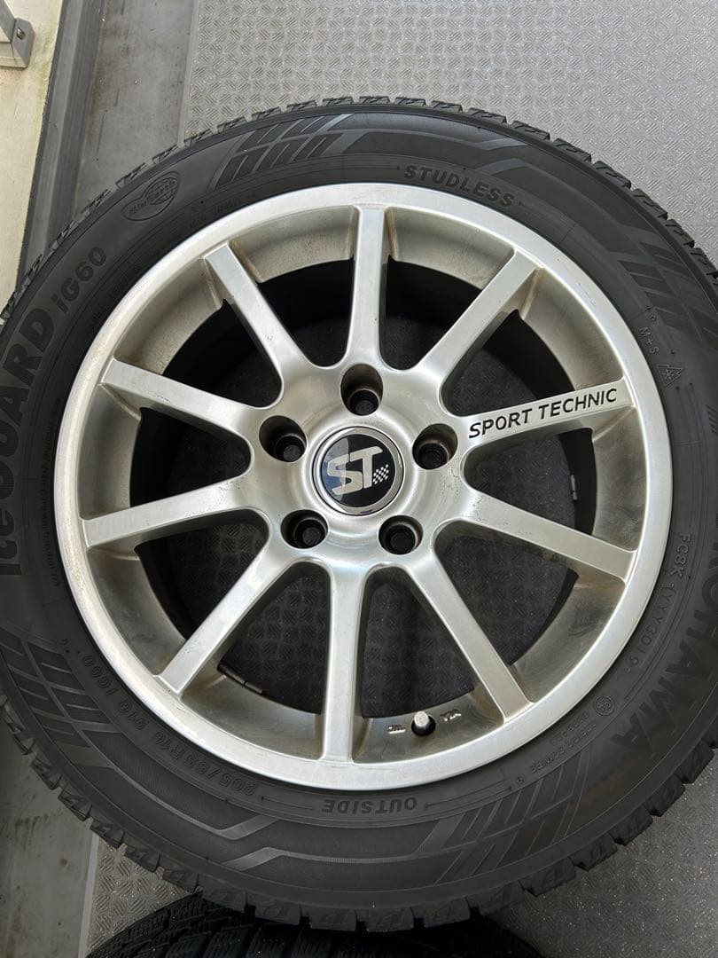 な*ま様 スポーツテクニック　16×7JJ 120/5H ET35 205/55