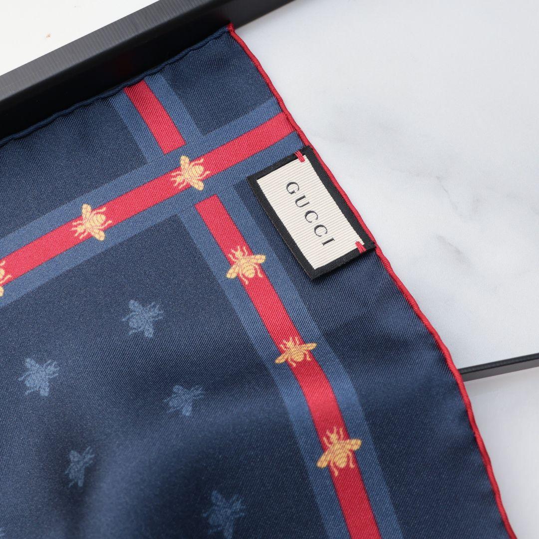 未使用 グッチ GUCCI ネイビー シルク ハンカチ ポケットチーフ