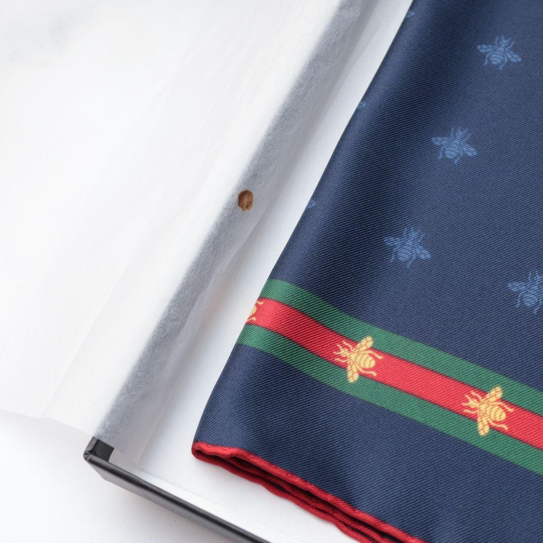 未使用 グッチ GUCCI ネイビー シルク ハンカチ ポケットチーフ