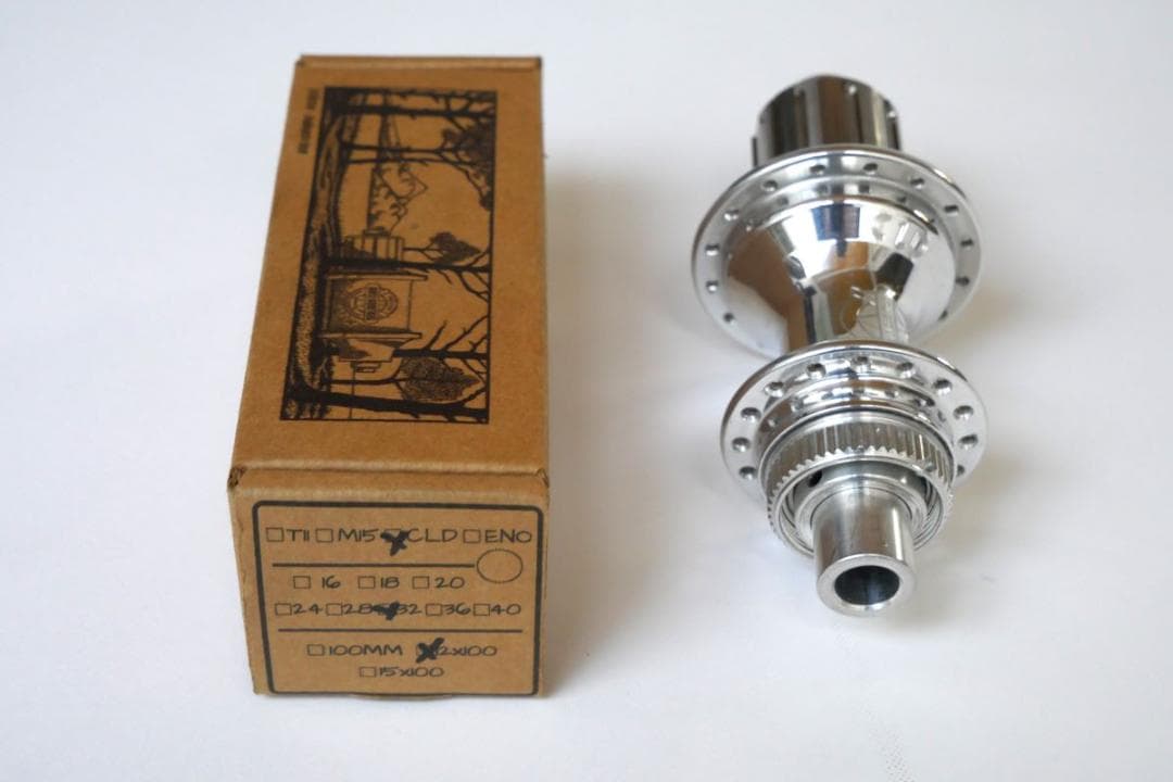 未使用品 ホワイトインダストリーズ CLD ハブ ポリッシュシルバー 32H