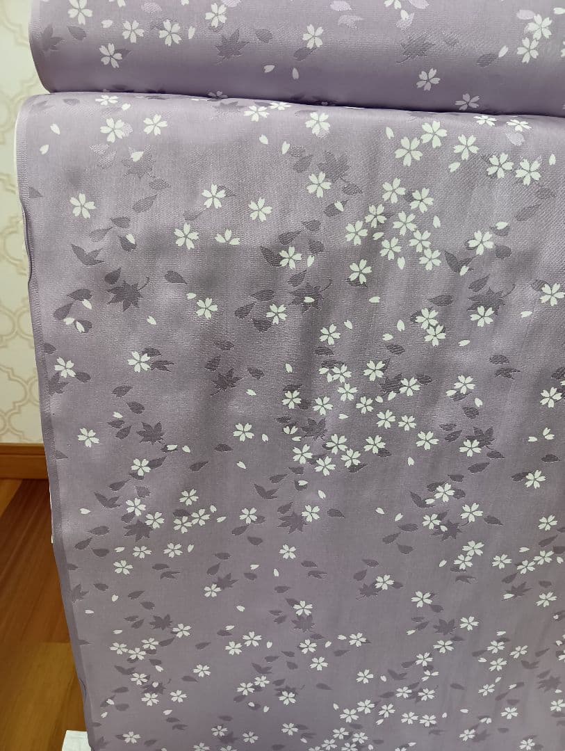 御襦袢地　反物　ラベンダー色　薄紫 桜の花柄　　 絹100%