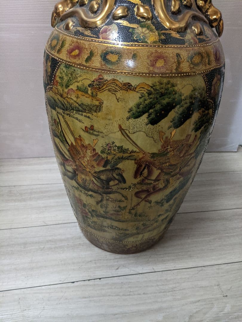 中国美術　色絵　大花瓶　飾り壺　金彩　アンティーク