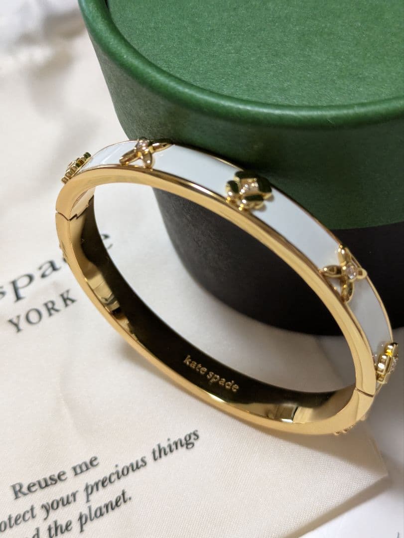 kate spade ヘリテージブルームヒンジドバングル