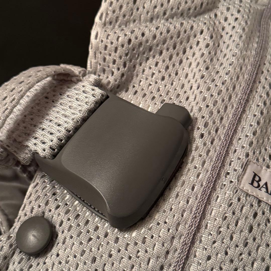 【ベビービョルン】ワンカイエアー 抱っこ紐 ONE KAI Air シルバー
