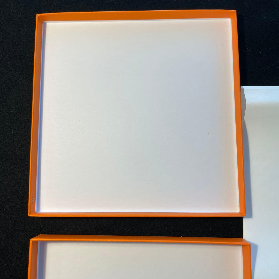 エルメス　タオルハンカチ馬と自転車　箱、グリーティングカード、2025リボン付き