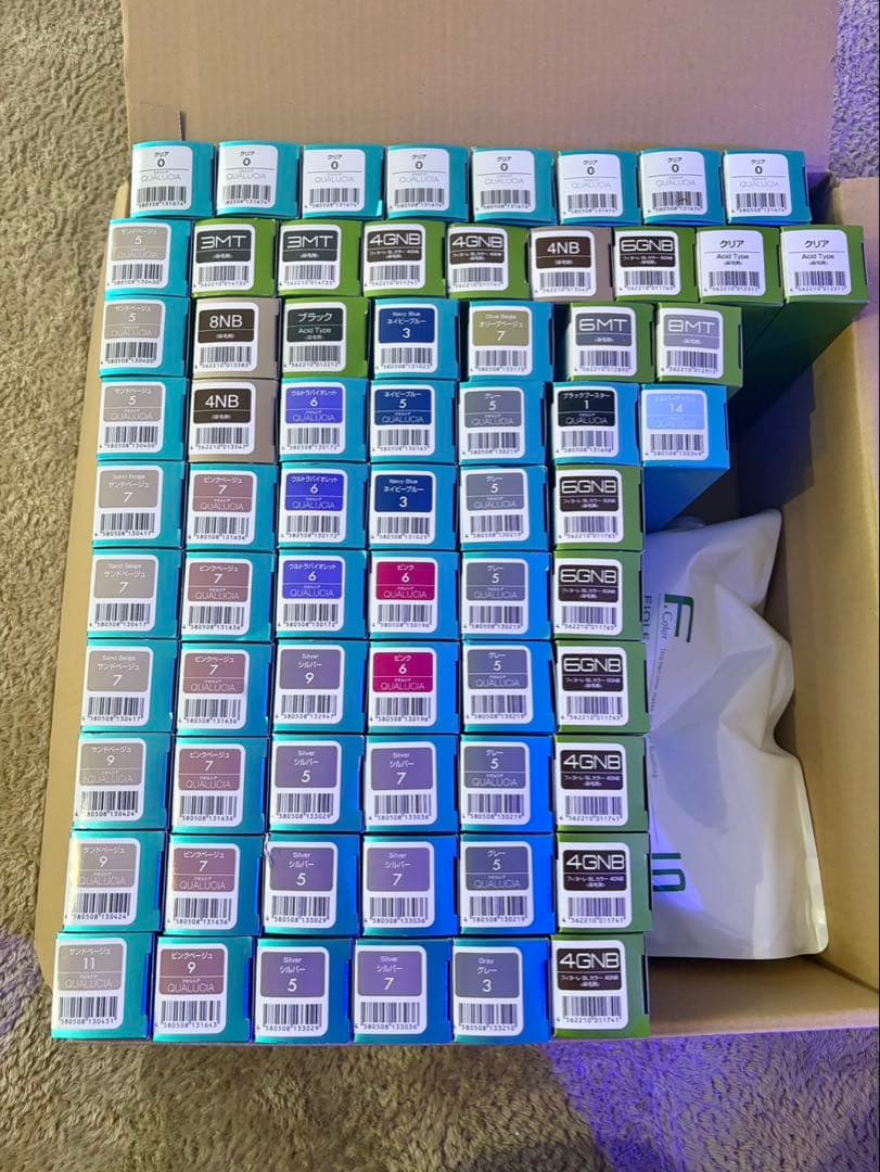 値下げ新品・未使用品　フィヨーレ クオルシア カラー剤 ヘアカラー プロ用 多色