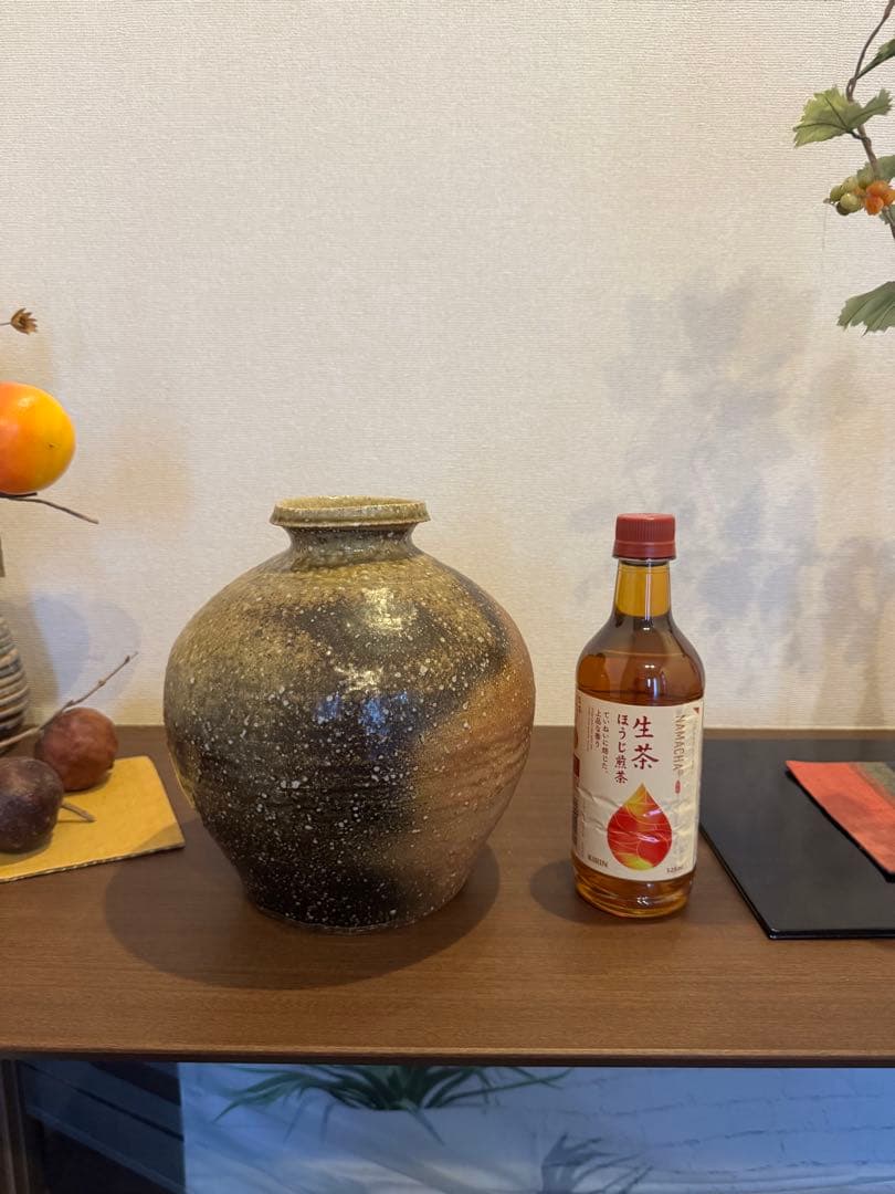 陶器の壺 中型 茶色と金色の混合