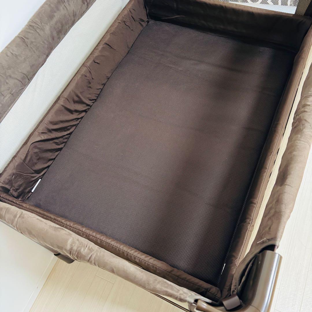 美品 アップリカ Aprica ココネル エアー プラス ベビーベッド ブラウン