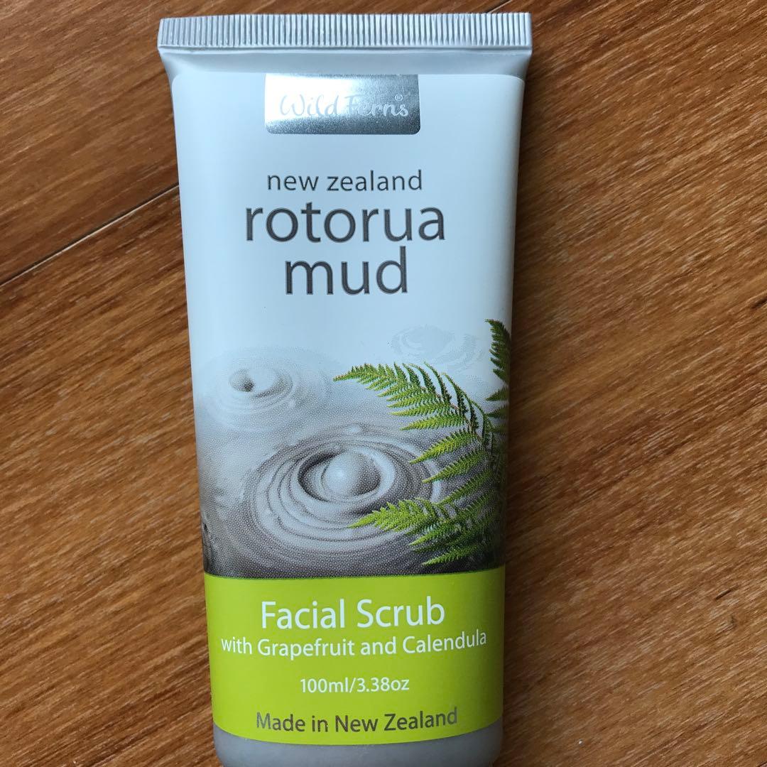 Wild Ferns 温泉泥フェイシャルスクラブ　マヌカハニー保湿クリーム