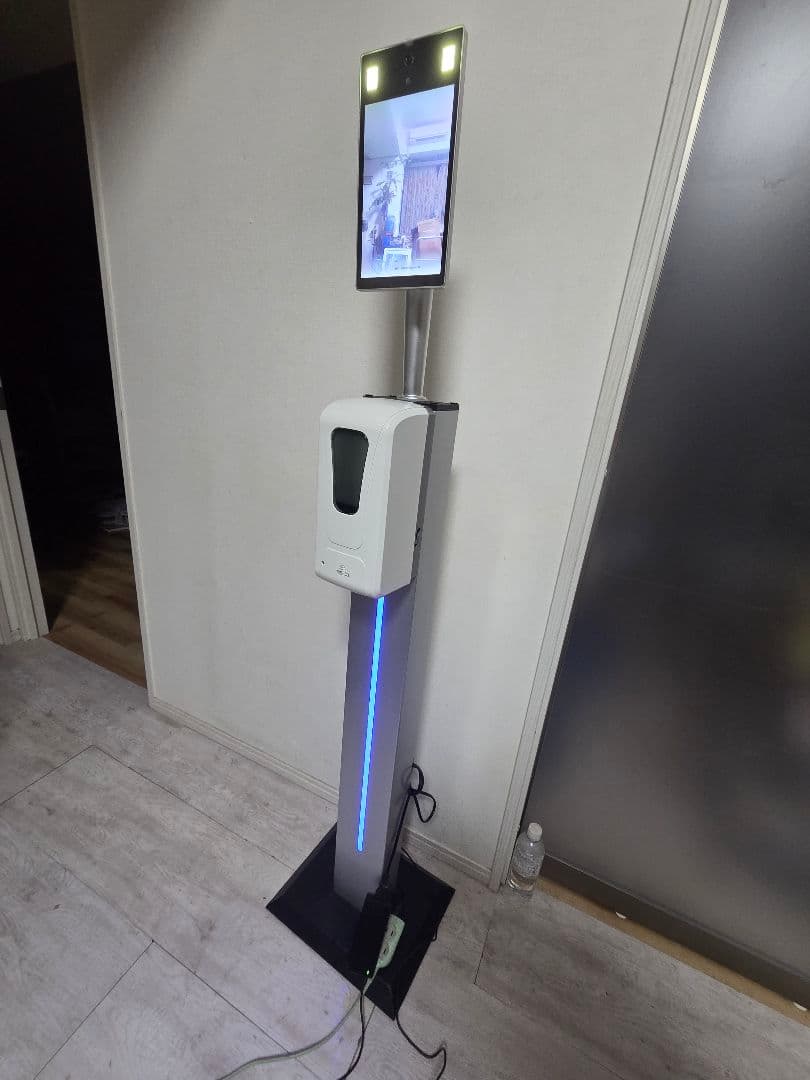 TISone 自動消毒液ディスペンサー付き体温計