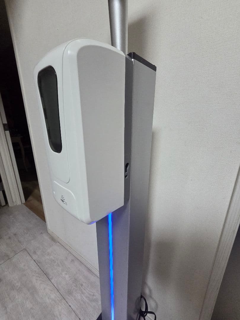 TISone 自動消毒液ディスペンサー付き体温計