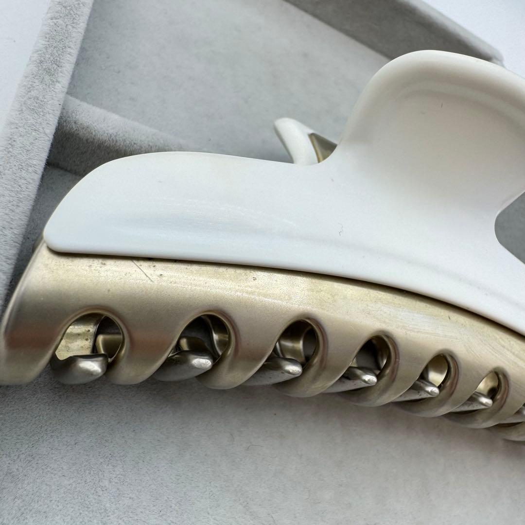 【人気】alexandre de paris ヘアクリップ　ホワイト　ゴールド