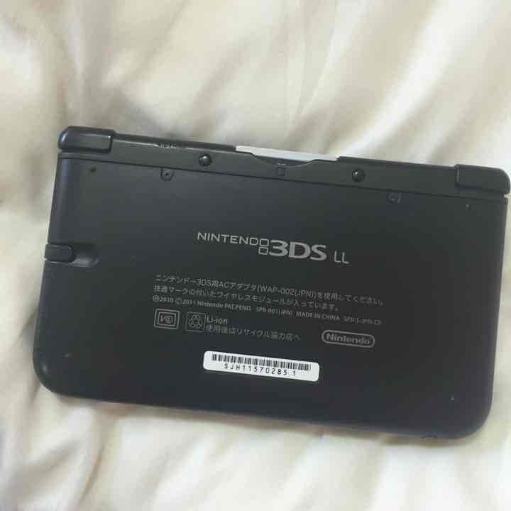 [値下げ] 3DS LL スマブラ、バイオハザード、マリオカート付き