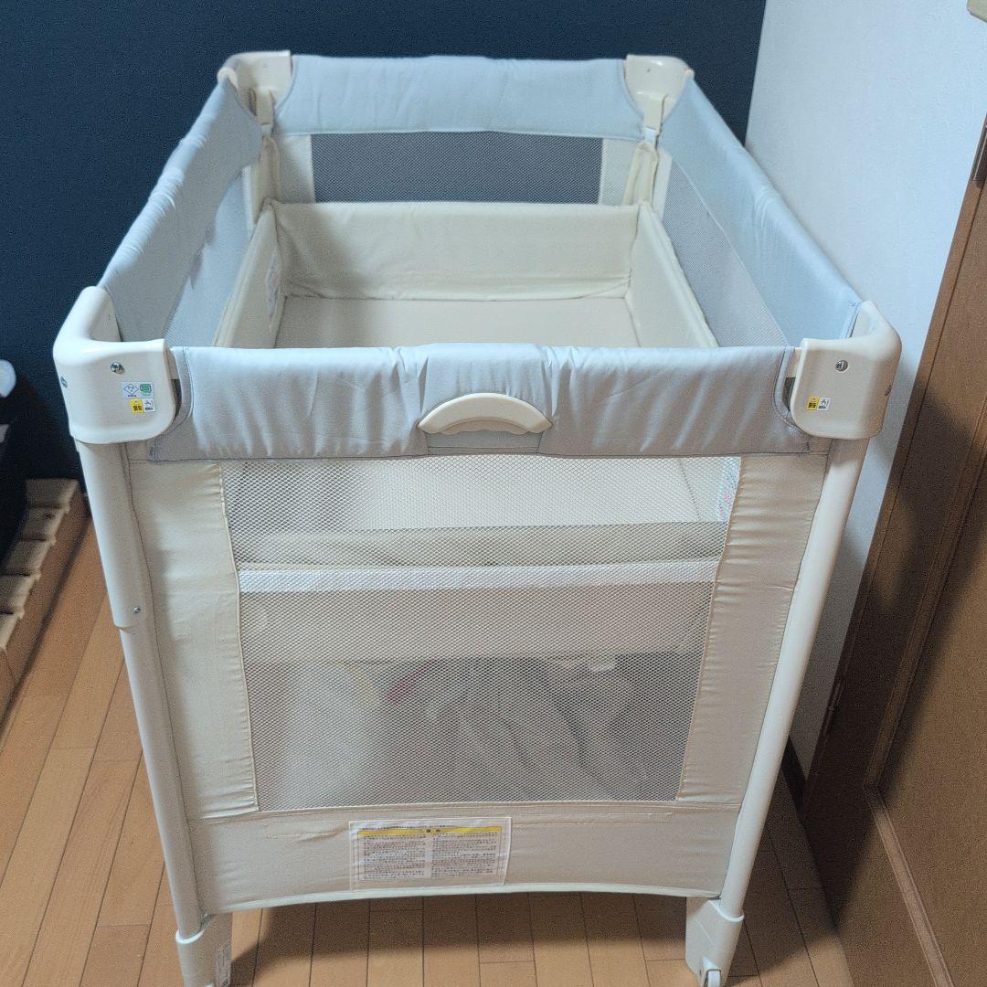 Apricaのベビーベッド（COCONEL）