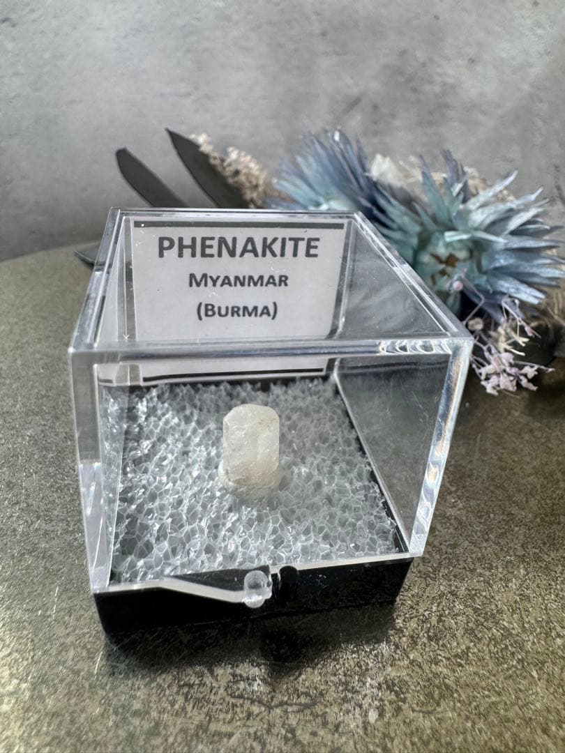 ケース付き　フェナカイト 六角柱　ビルマ　ミャンマー産