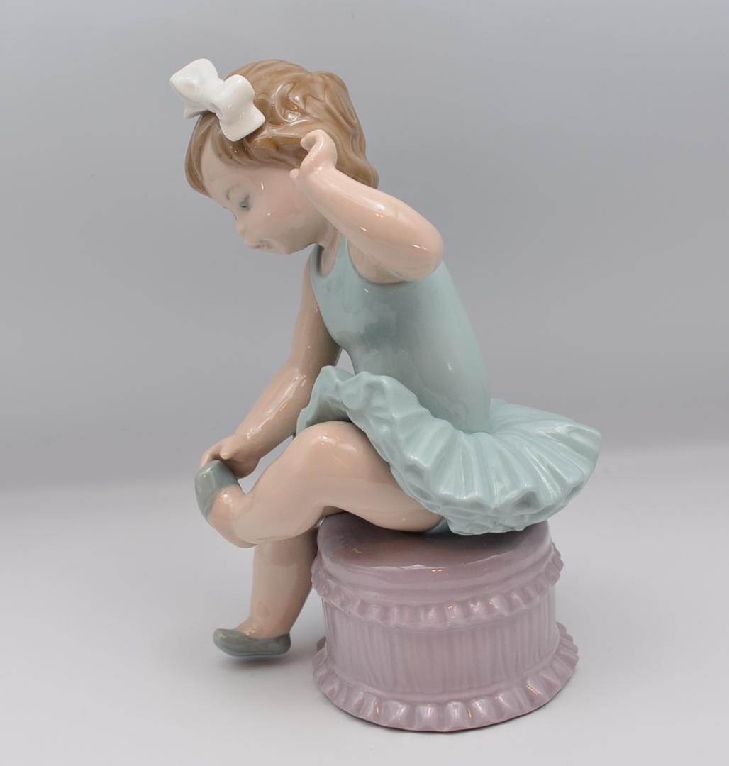 幼いバレリーナ　＃5107　★リヤドロ　スペイン　ポーセリン　光沢仕上げ　絶版