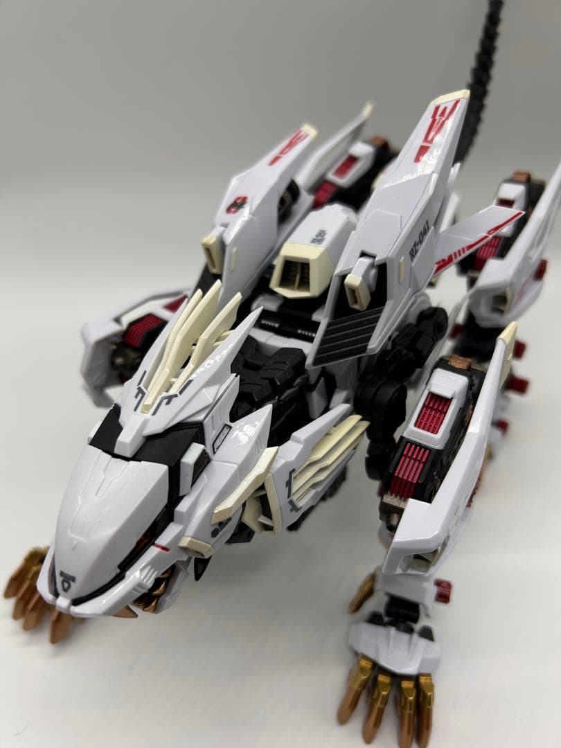 ゾイド　バンダイナムコ　超合金　ライガーゼロ