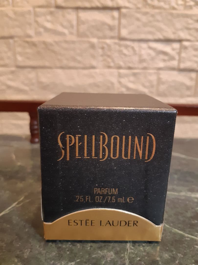 エスティローダー　SPELL BOUND PARFUM 7.5ml