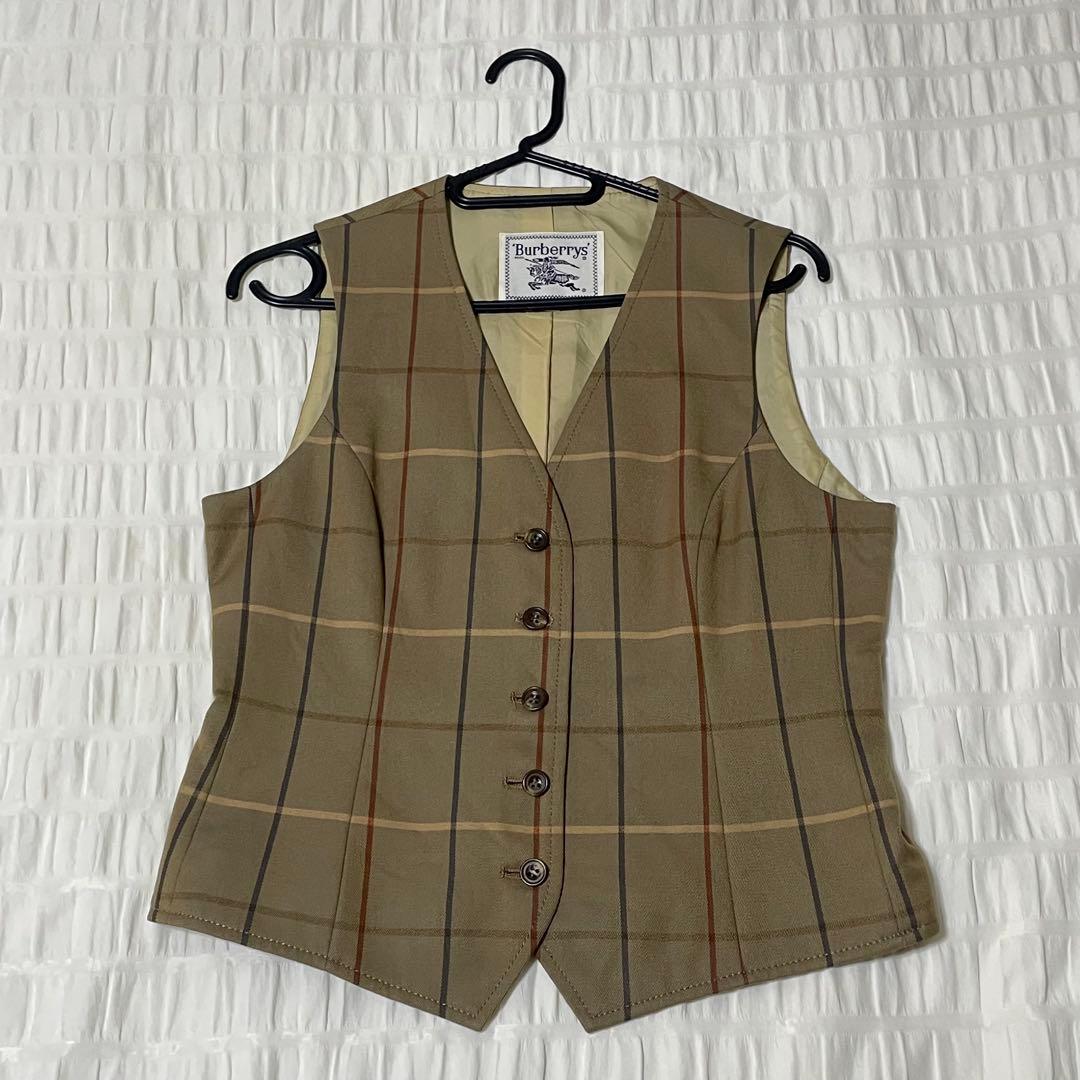 ⭐️美品！Burberry チェック　レディース　スカートスーツ　ベスト付き