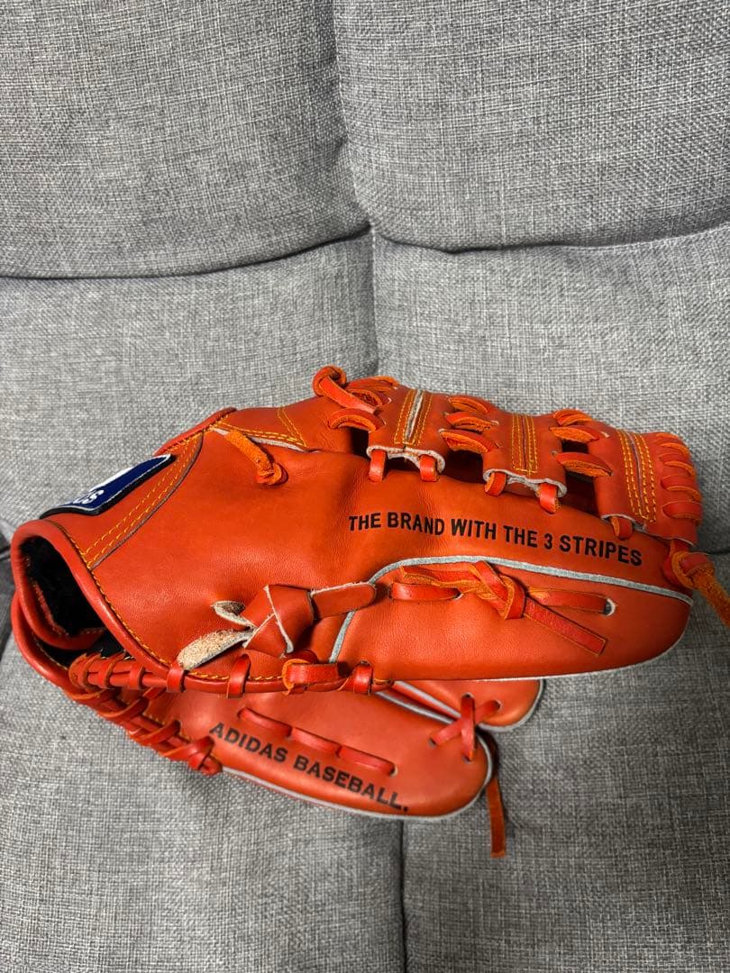 【美品】 アディダス 軟式グローブ 内野手用 メジャーパフォーマンス
