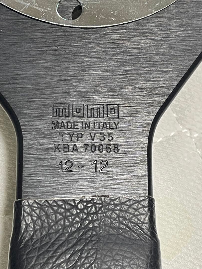 momo ステアリング　ヴェローチェV35