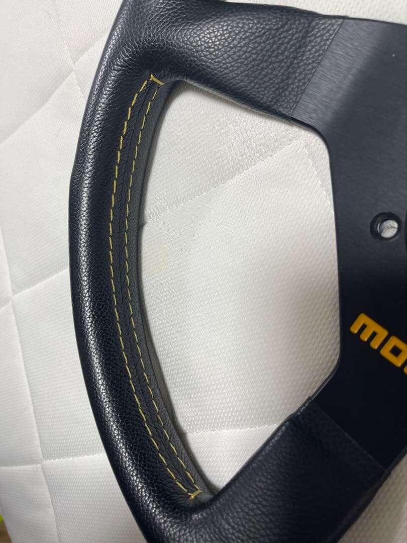 momo ステアリング　ヴェローチェV35