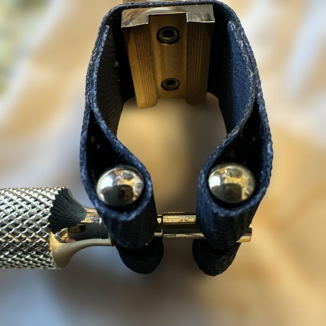 エディダニエルズ　B♭クラリネット用リガチャー　ゴールド