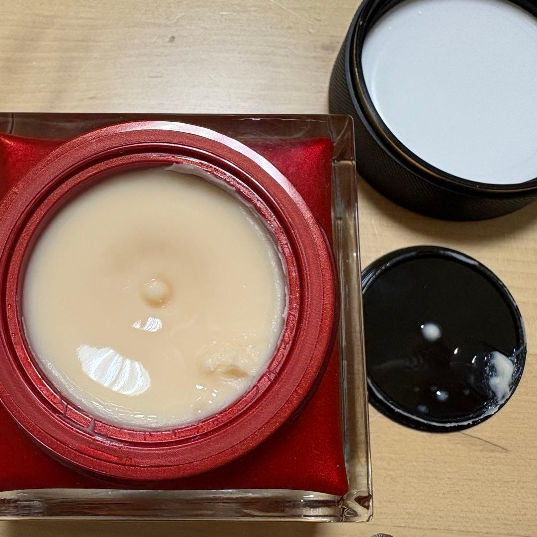 Yves Saint Laurent　オールージュ　クレームリッシュ