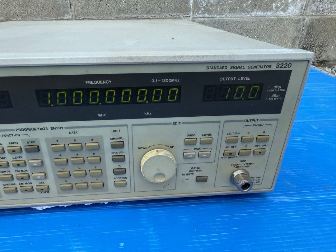 LEADER 3220 シグナルジェネレーター標準信号発生器リーダー電子ジャンク